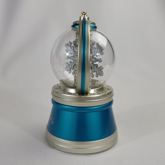 Hallmark Keepsake Limited Edition THATS SNOW MAGICAL! Ornament - Picture 8 of 16